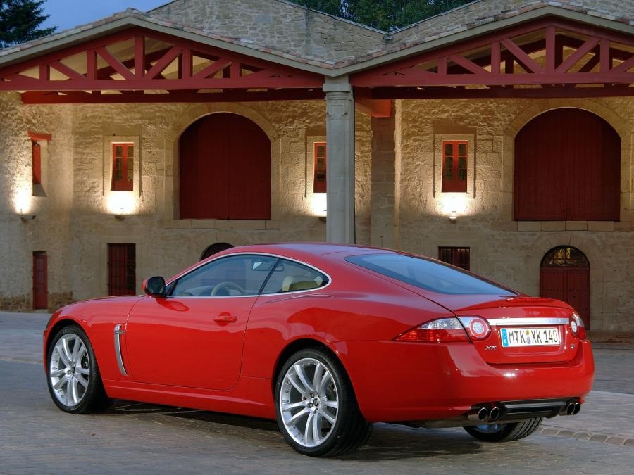  Jaguar XKR Coupe 2007 года  (фото 3 из 16)
